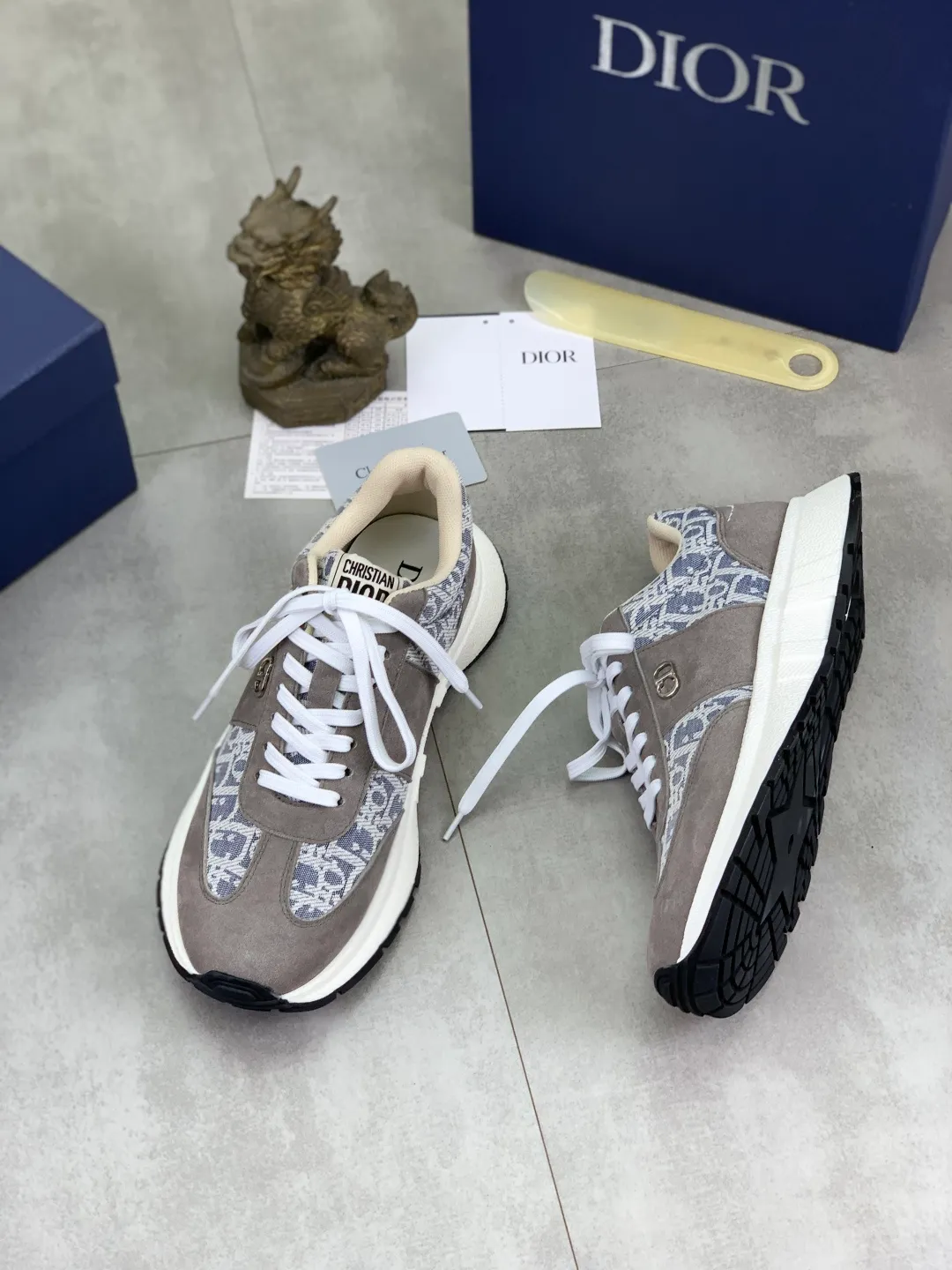 Men's Men's Shoes💰P440💰[New Style]🆘[Dior] 2025 Dior Original Lace-up Low-top Men's Shoes Classic casual shoes 🔥This model is the official classic model, with high quality and made by famous original designers. It is made of high-quality cowhide with original materials➕comfortable and breathable mesh lining➕pigskin insole. The perfect last shape and generous and fashionable design have attracted many consumers and are suitable for drivers to drive🚗. What you want is the best quality in the market. Color: seven colors. Code number: 38--44 (45 46 customized)